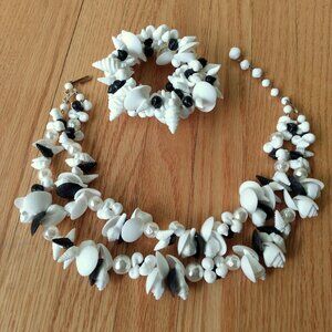 Vintage Plastic Shell Necklace Faux Pearl Rockabilly White Black Made in Germany